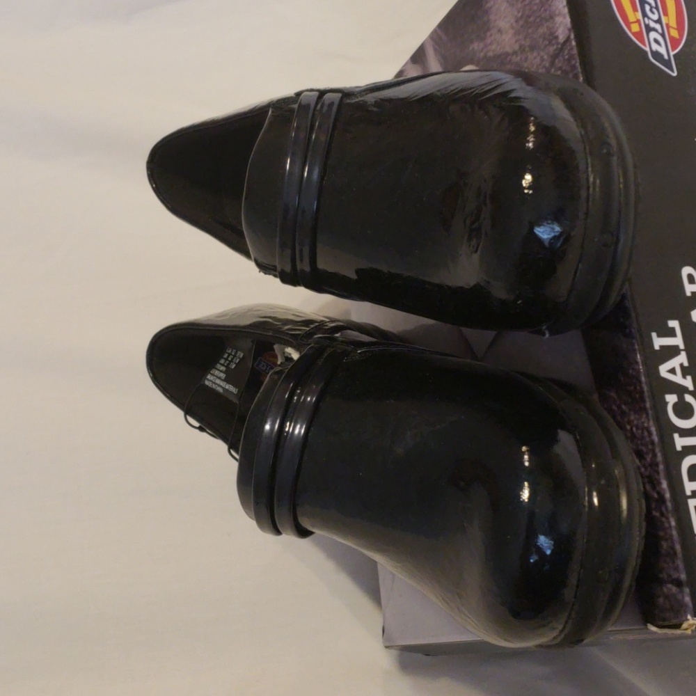 Dickies nursing clogs